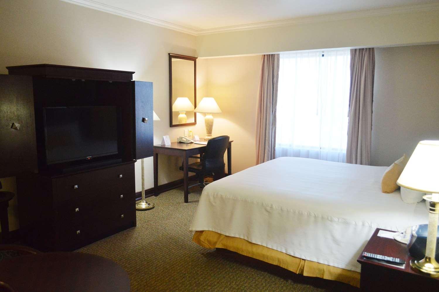Best Western PLUS Nuevo Laredo Inn&Suites Exterior foto